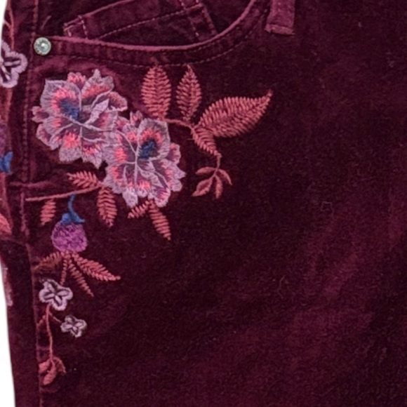 Sundance Red Straight Leg Jeans with Floral Embroidery - Picture 3 of 5